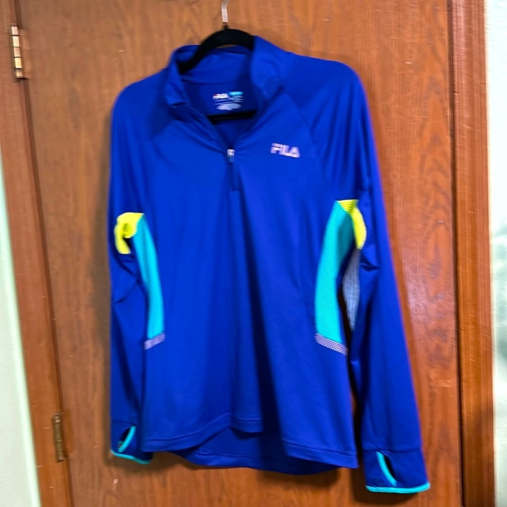 Women’s FILA SPORT long sleeve shirt in great condition.
